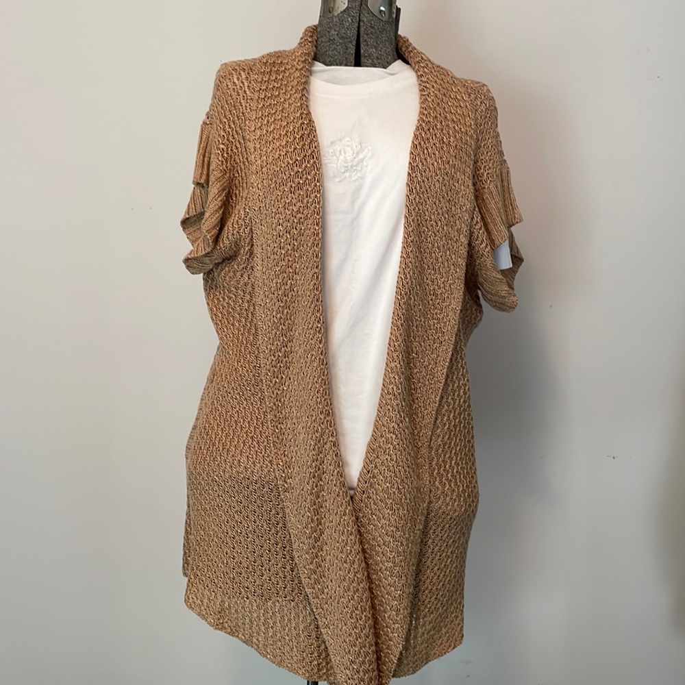 Sweater. Coldwater Creek. SizeZL(18). Very good condition. Gold color.